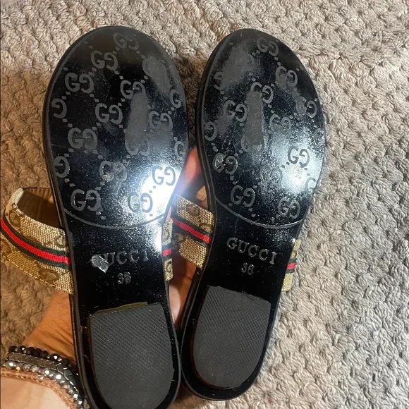 Gucci Tan and Black Logo Sandals. Size 38. - Picture 6 of 11